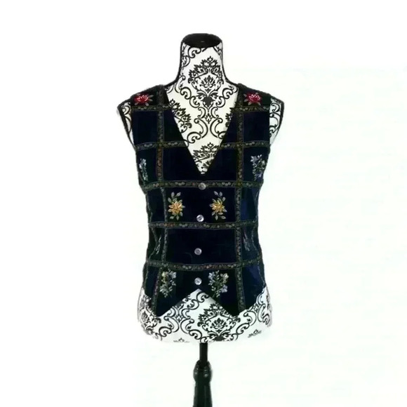 VINTAGE Studio Collection Navy Velvet Embroidery &
Floral Detail Button Vest, PM - Picture 3 of 9